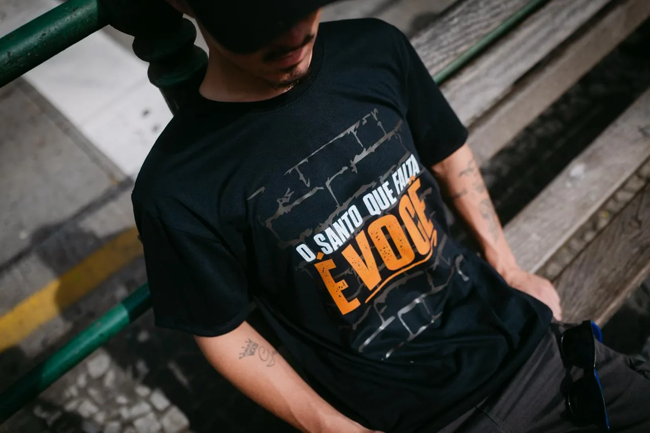 Camiseta Procura-se Santos — foto 5