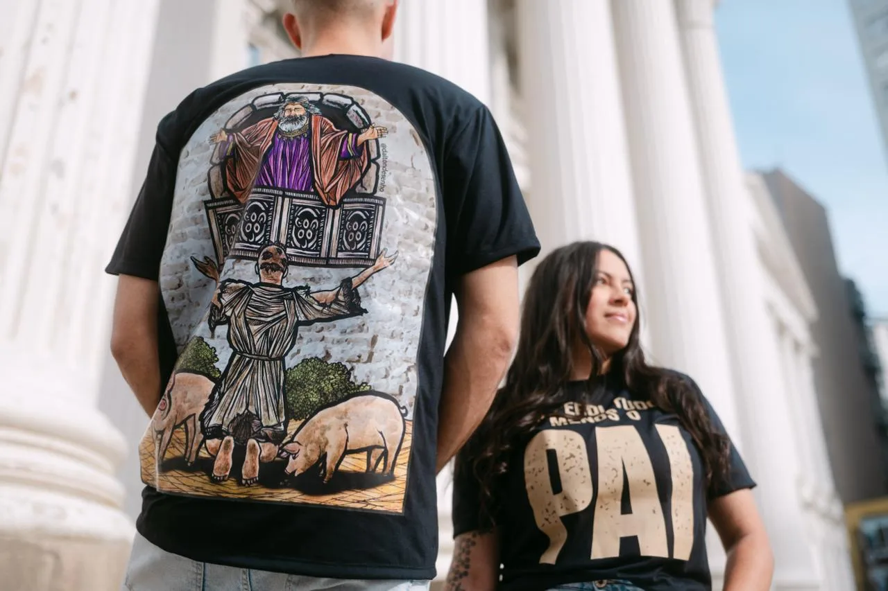 Camiseta Eu Perdi Tudo Menos o Pai — foto 2